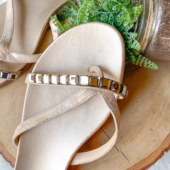 Vince Camuto Eddinal Metal Beige Sandal Gold 10 - Picture 2 of 6